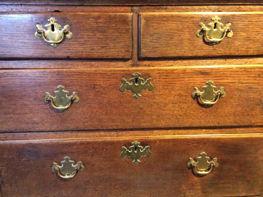 18thC small Oak chest of drawers on bracket feet View VI