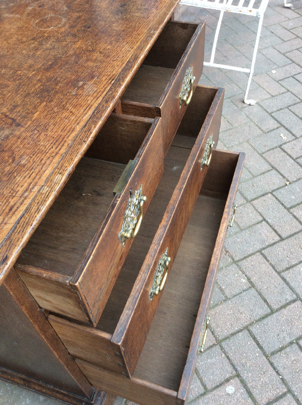 18thC Oak small chest of 4 drawers on bracket feet View V