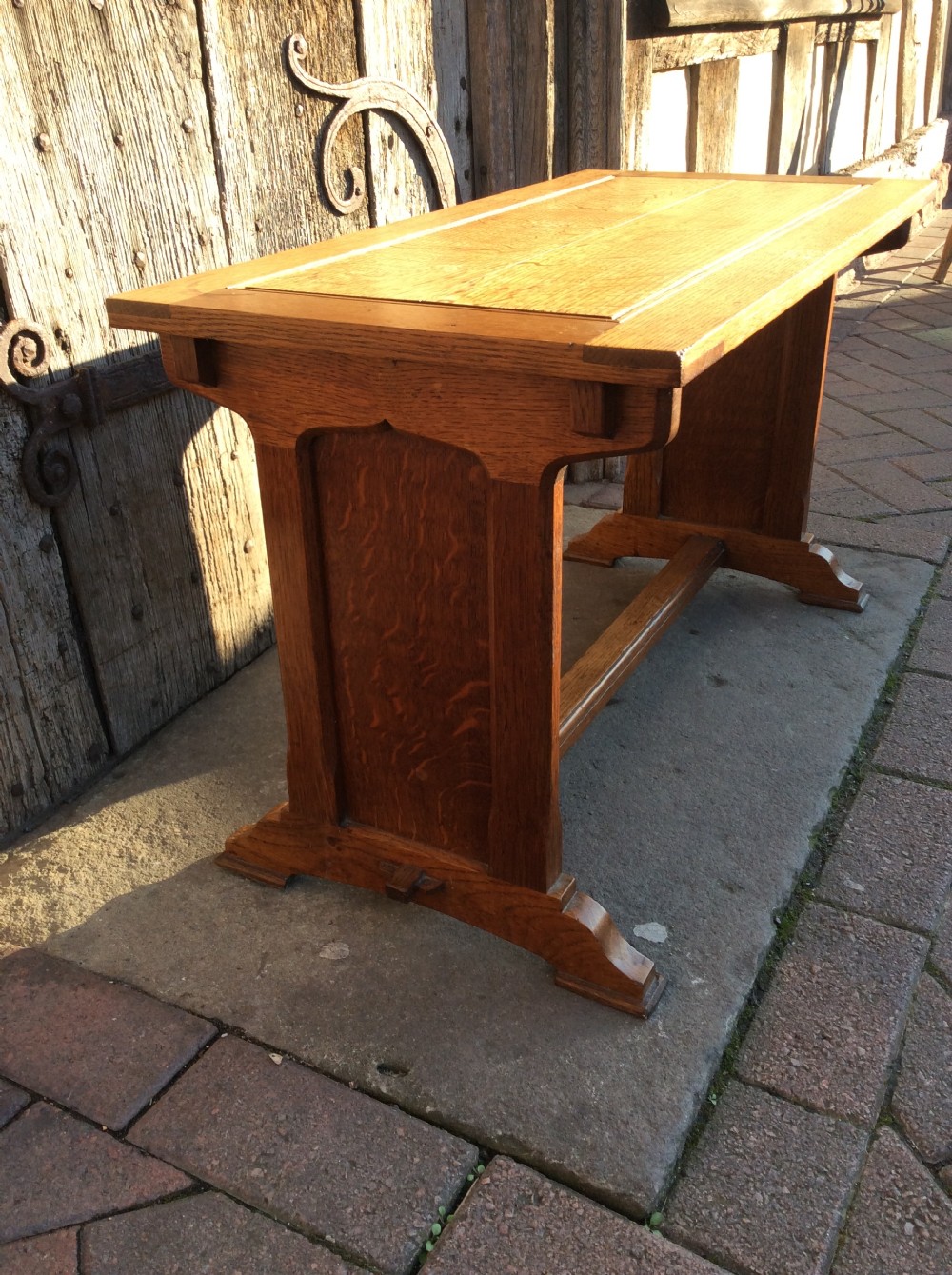 Cotswold school oak rectangular table View IV