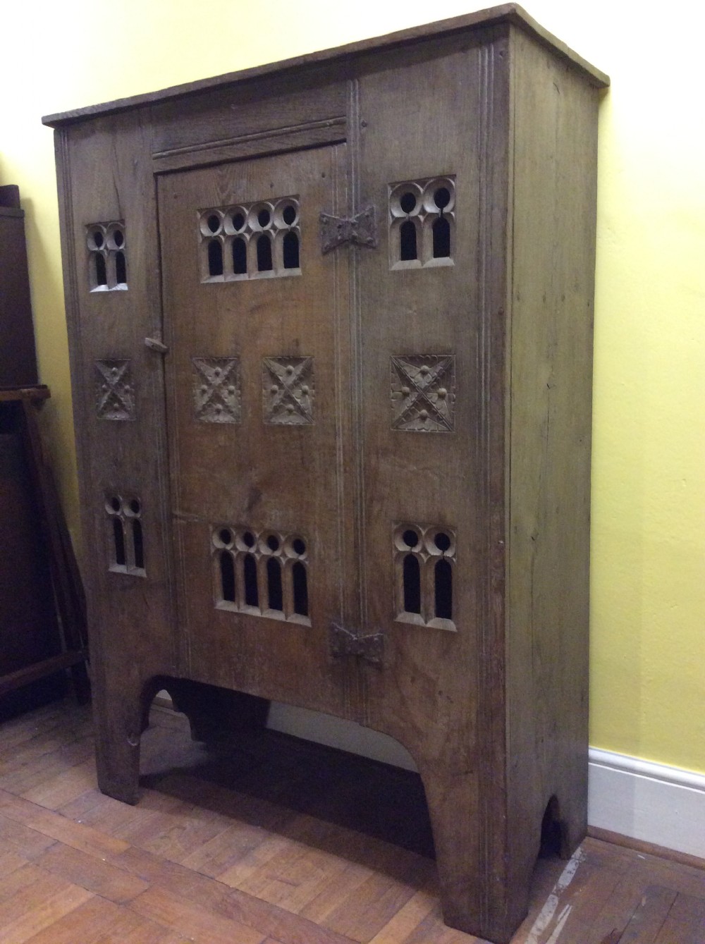 Arts & Craft Gothic Oak aumbry View X