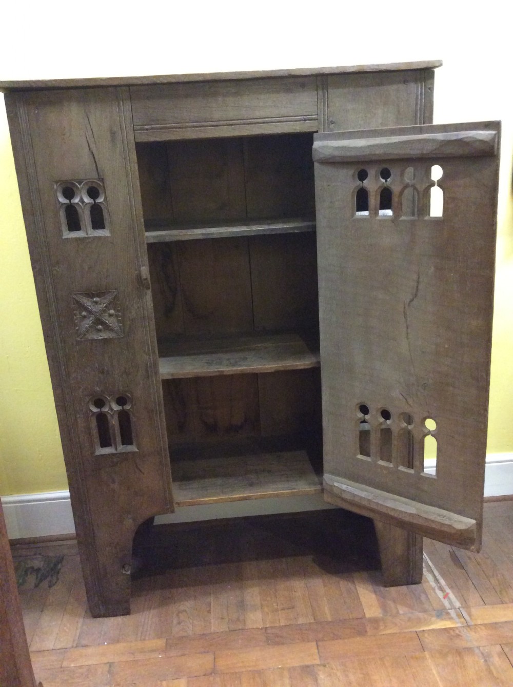 Arts & Craft Gothic Oak aumbry View XI