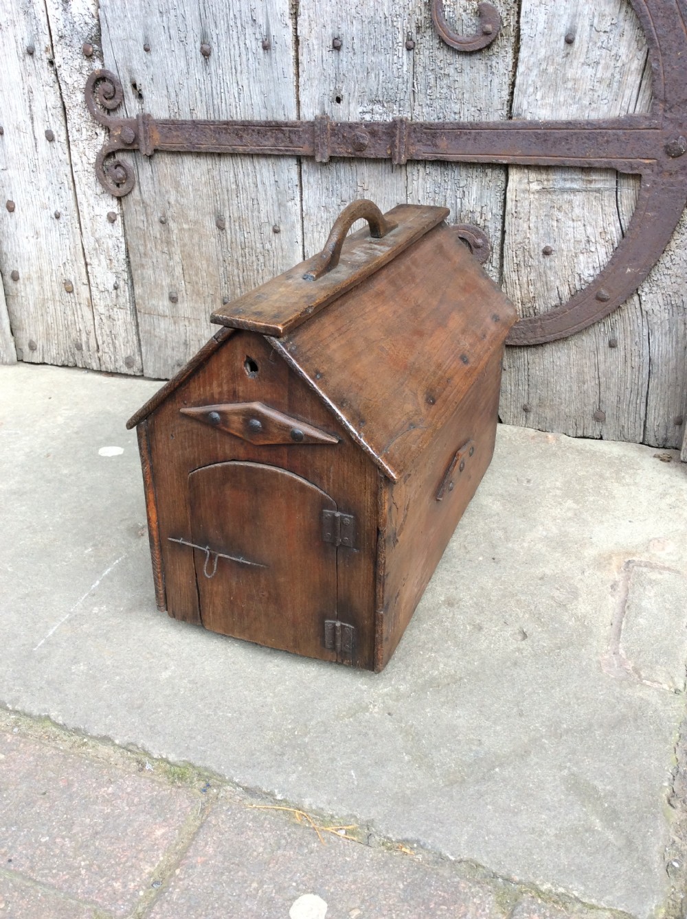 Victorian Ferret box in pine View II