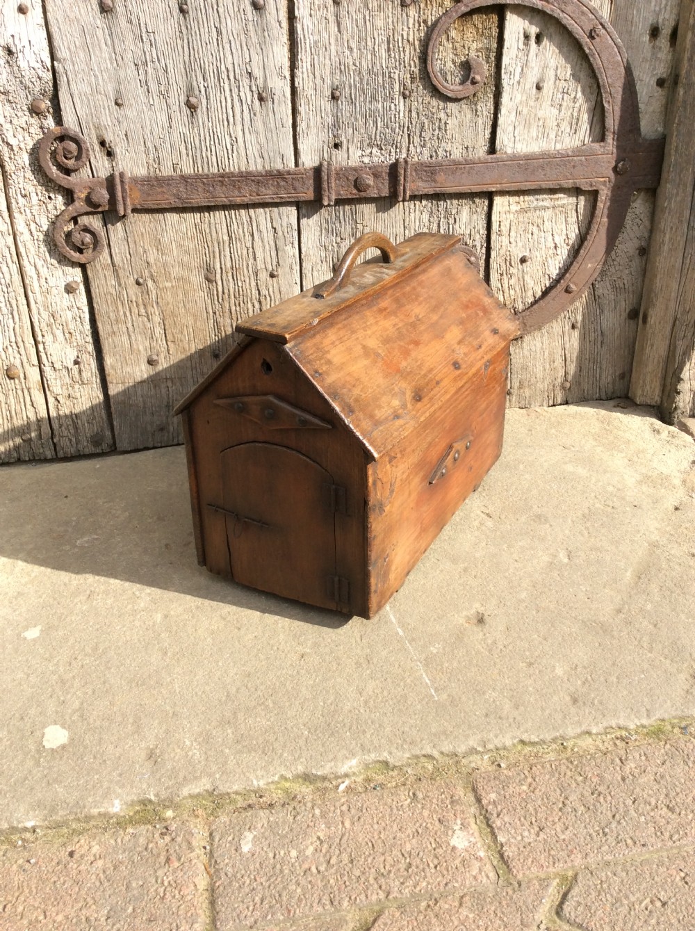 Victorian Ferret box in pine View IV
