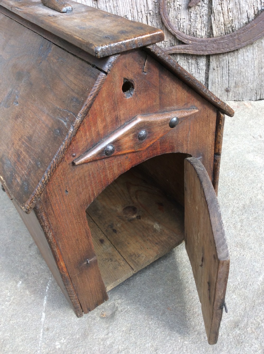 Victorian Ferret box in pine View VI