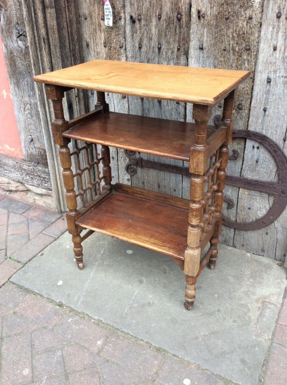 0ak Liberty 3 tier table View II