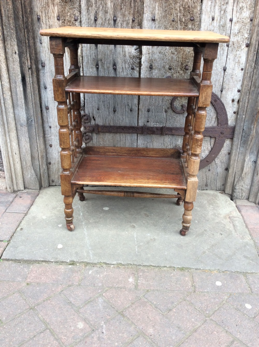 0ak Liberty 3 tier table View III