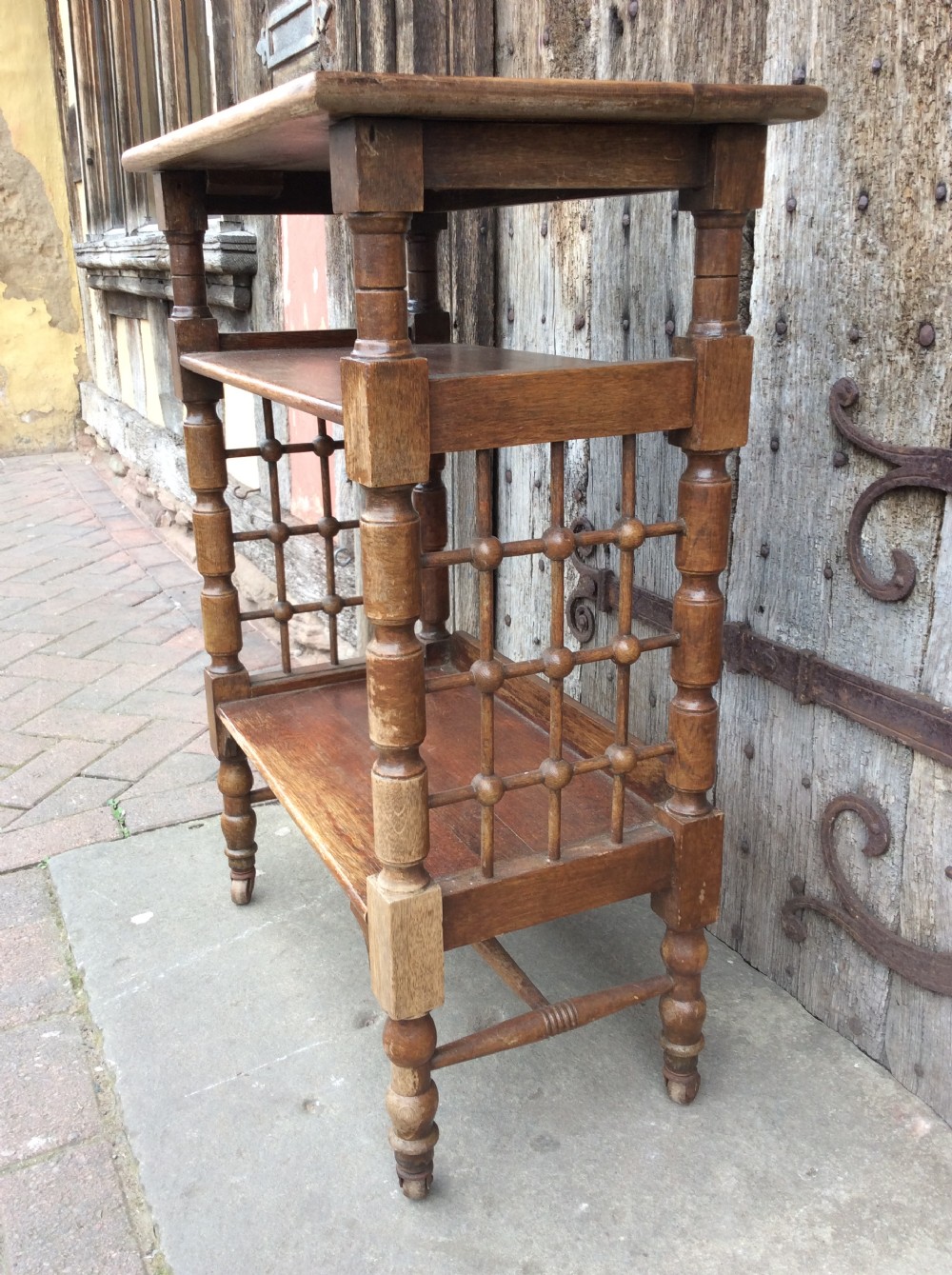 0ak Liberty 3 tier table View VI