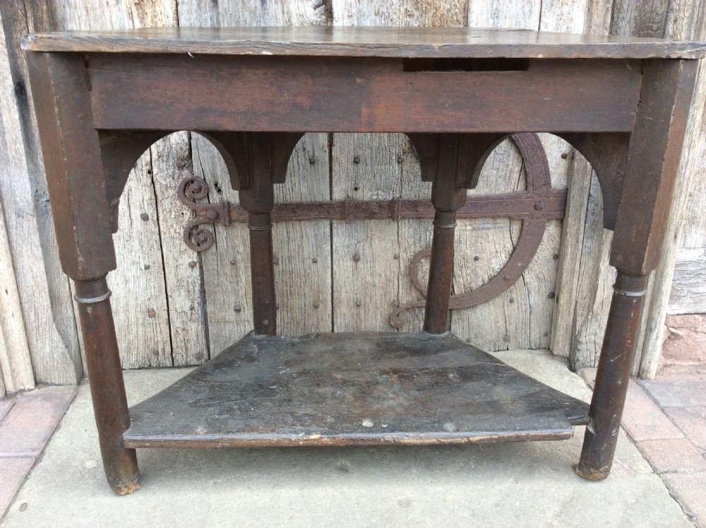 An early to mid 17thC  Oak & elm Credence table  View XI