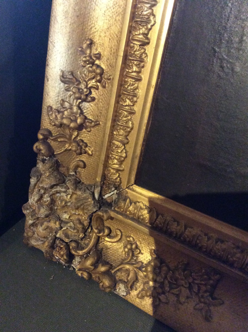 A 19thC oil painting of a lady in gilded frame View VI
