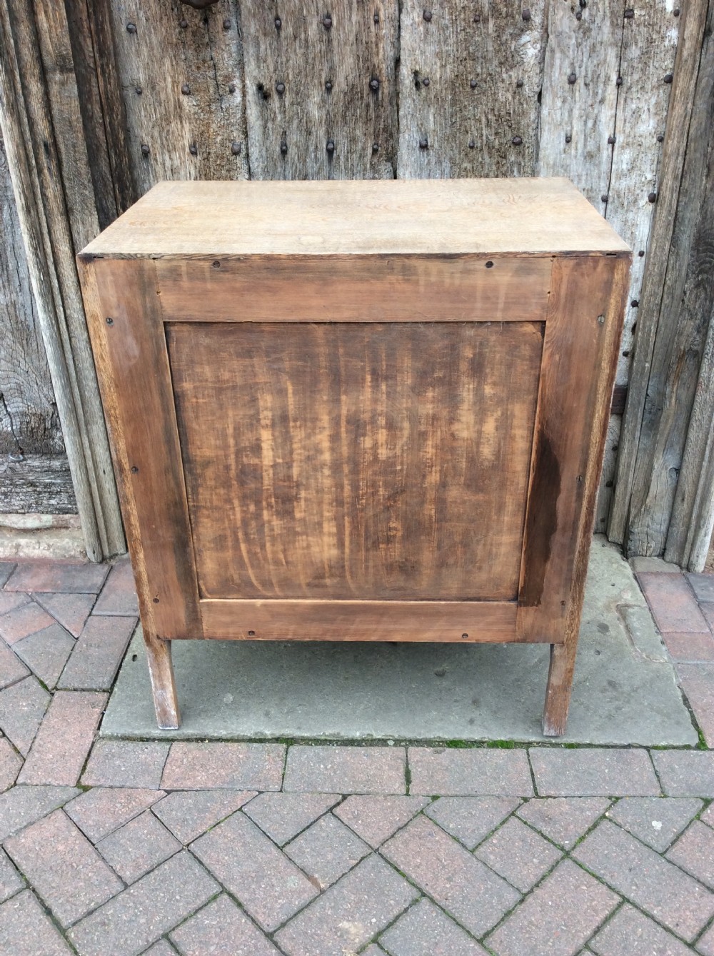 A 20thC pale oak Heals chest of drawers View VI