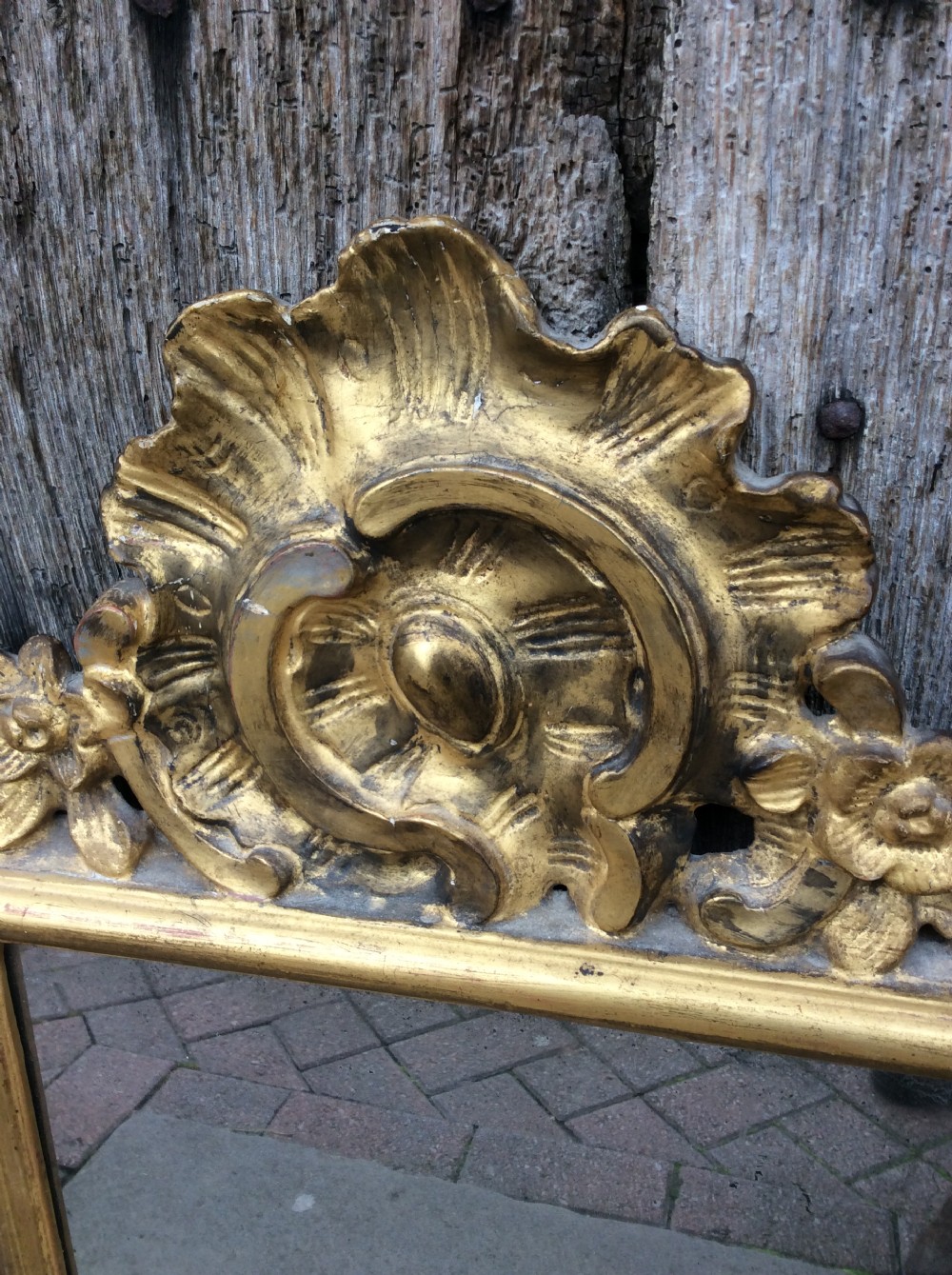 An 18thC Italian carved & gilded mirror View VII