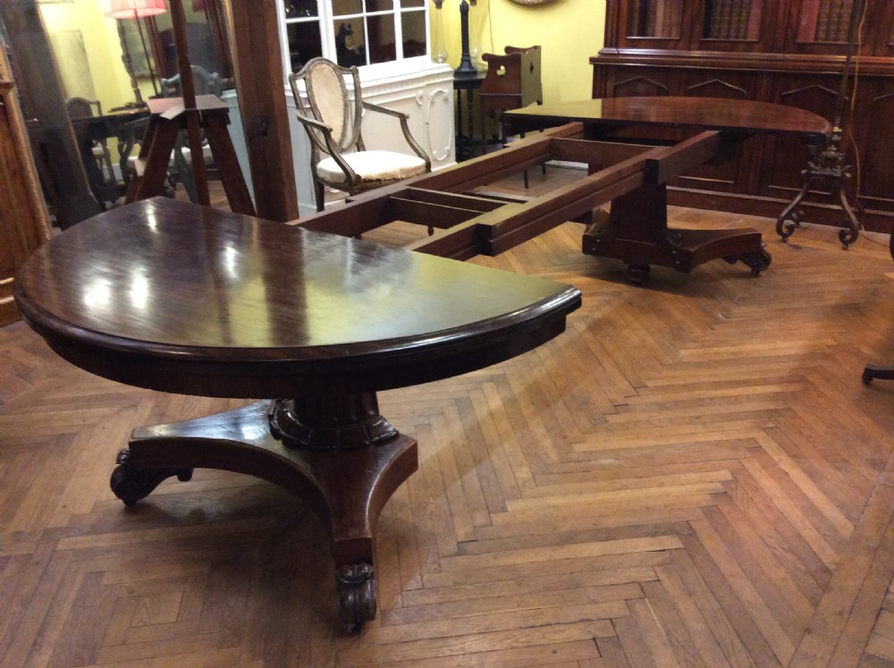 A 19thC Mahogany extending dining table View III