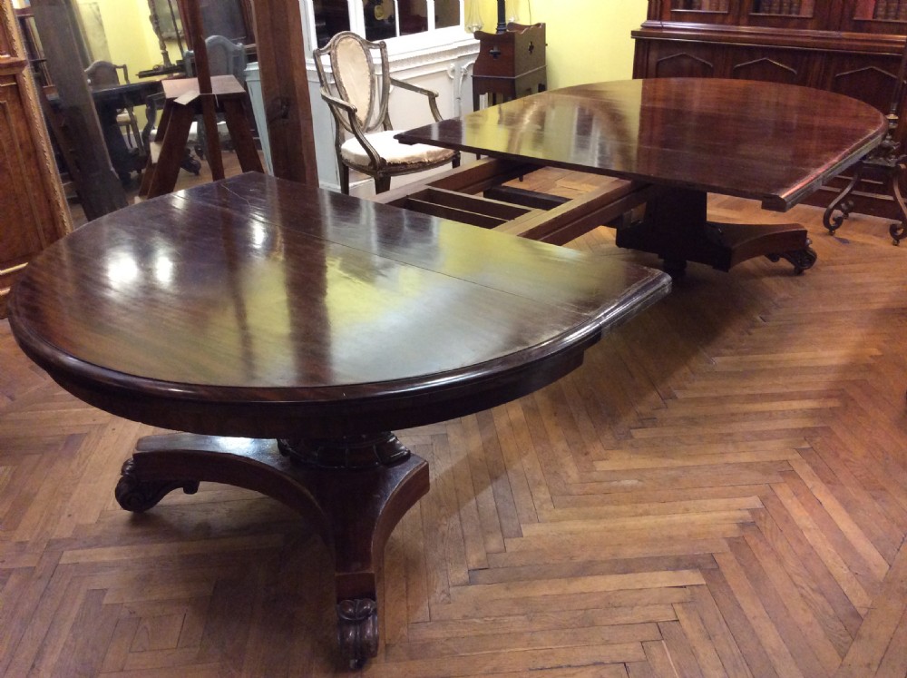 A 19thC Mahogany extending dining table View VII