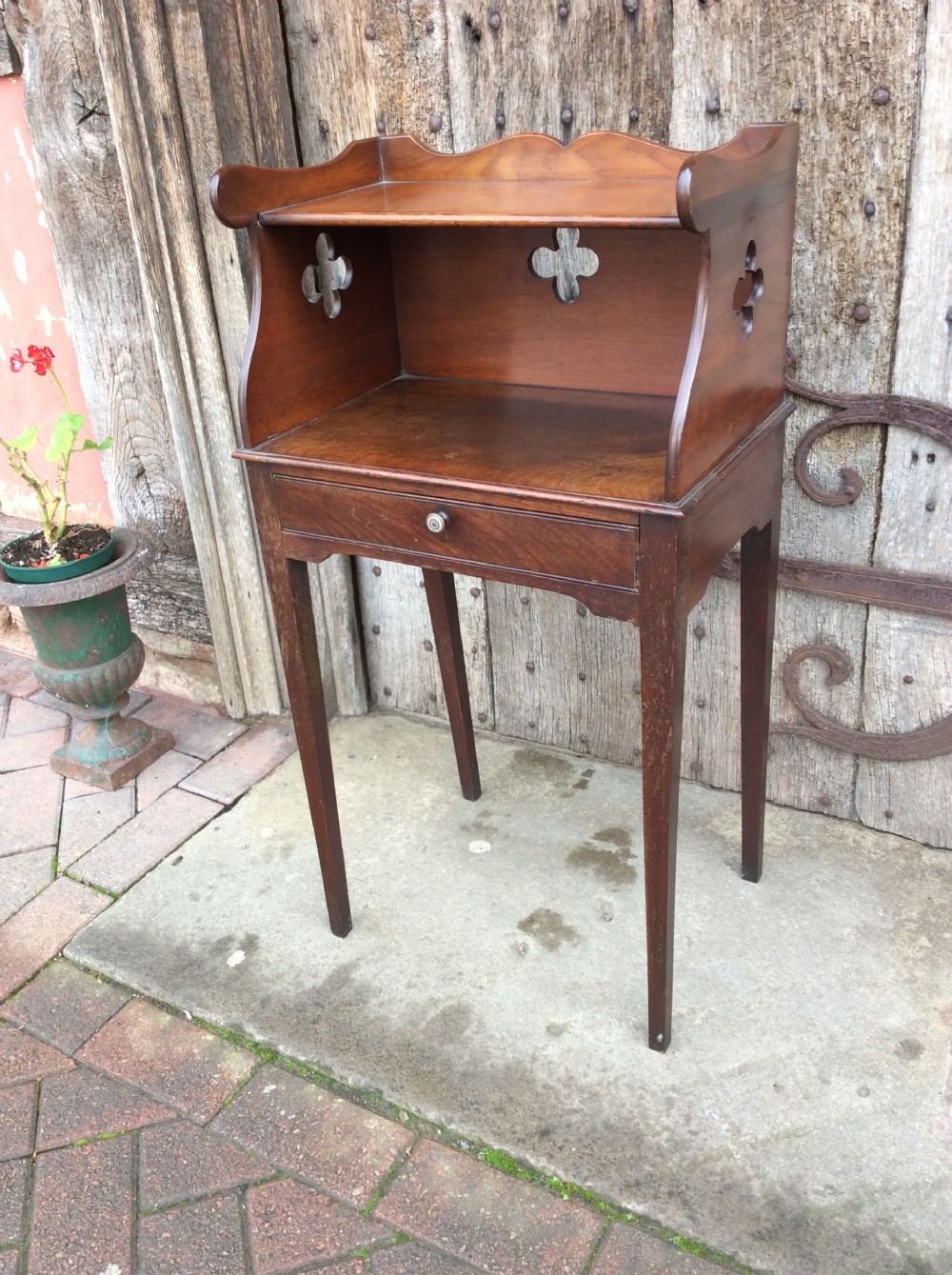 An 18thC mahogany book stand View II