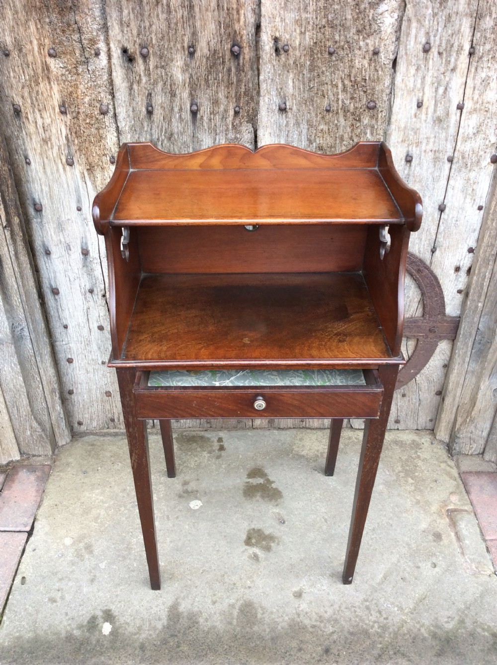An 18thC mahogany book stand View III