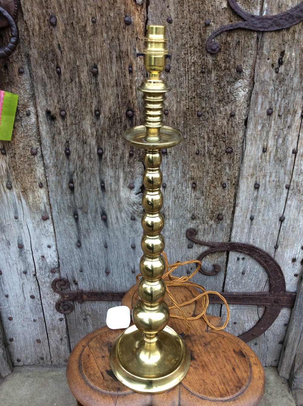 A 19thC bobbin column brass table lamp