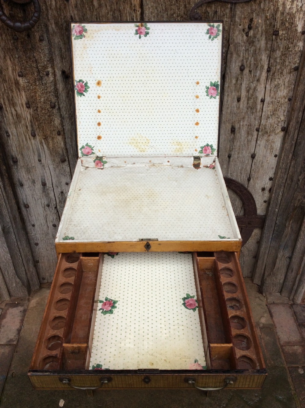 An 18thC decorated work table View VII