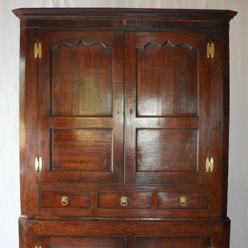 LARGE GEORGE II OAK DOUBLE FLOORSTANDING CORNER CUPBOARD - ADDITIONAL PHOTO 1