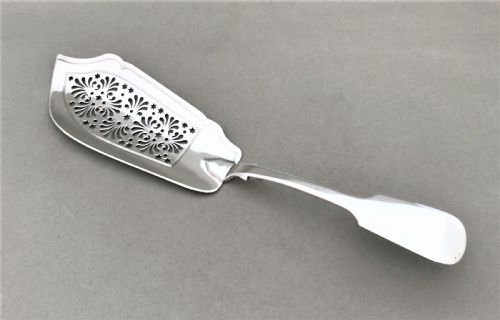 A Handsome William IV Silver Fish/serving Slice