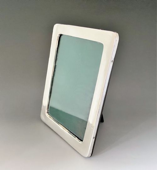 A Good Silver Portrait Photo Frame