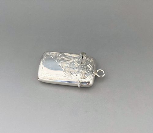 fig 1. A delightful and petite Edwardian Chester silver vesta