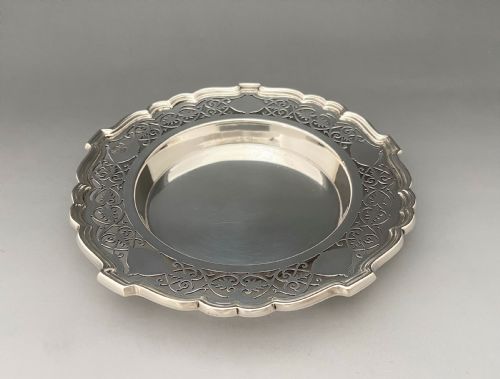 fig 1. A superb Edwardian silver bottle/decanter coaster