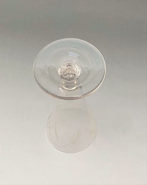 A LOVELY GEORGIAN DWARF ALE GLASS - ADDITIONAL PHOTO 9