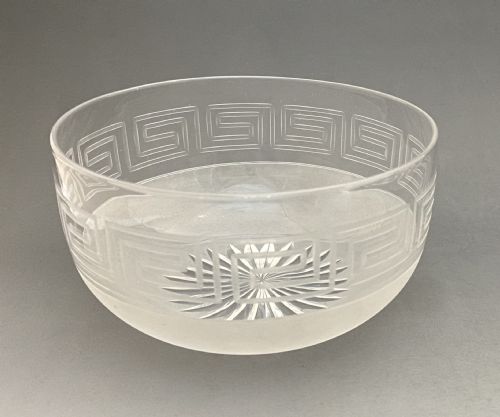A MATCHING SET OF 4 VICTORIAN GREEK KEY ETCHED FINGER BOWLS - ADDITIONAL PHOTO 2