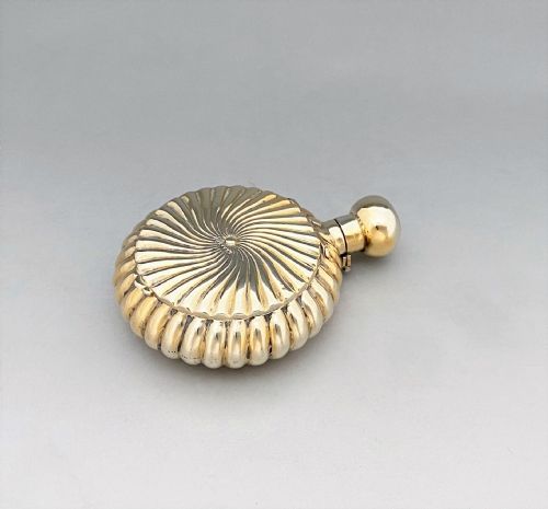 A Superb Victorian Silver Gilt Scent Bottle/pill Box