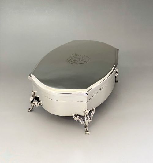 AN ATTRACTIVE AND GOOD SIZED SILVER JEWEL TRINKET BOX - ADDITIONAL PHOTO 3