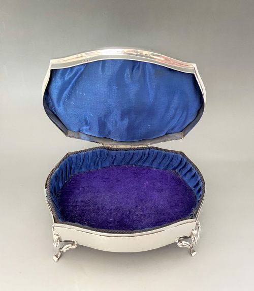 AN ATTRACTIVE AND GOOD SIZED SILVER JEWEL TRINKET BOX - ADDITIONAL PHOTO 5