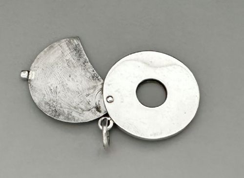 A UNUSUAL EDWARDIAN SILVER CHEROOT CUTTER - ADDITIONAL PHOTO 5