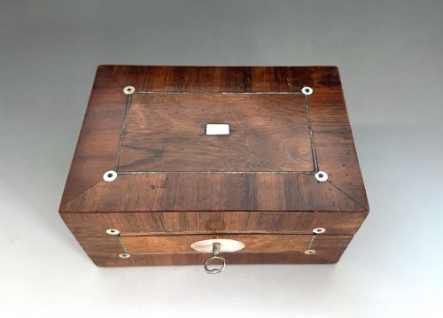 A GORGEOUS EARLY VICTORIAN ROSEWOOD SEWING BOX - ADDITIONAL PHOTO 2