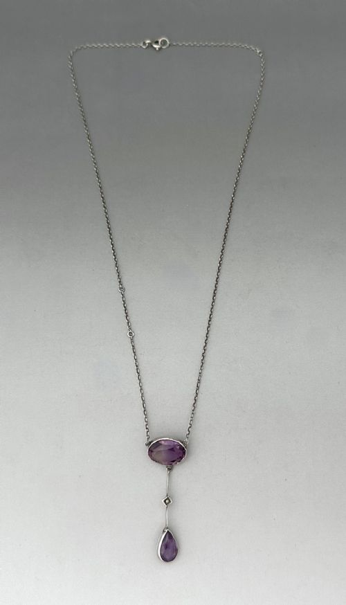AN ELEGANT EARLY 20TH CENTURY SILVER AMETHYST NECKLACE PENDANT - ADDITIONAL PHOTO 3