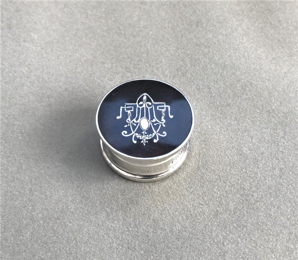 A stunning silver & tortoiseshell pill box