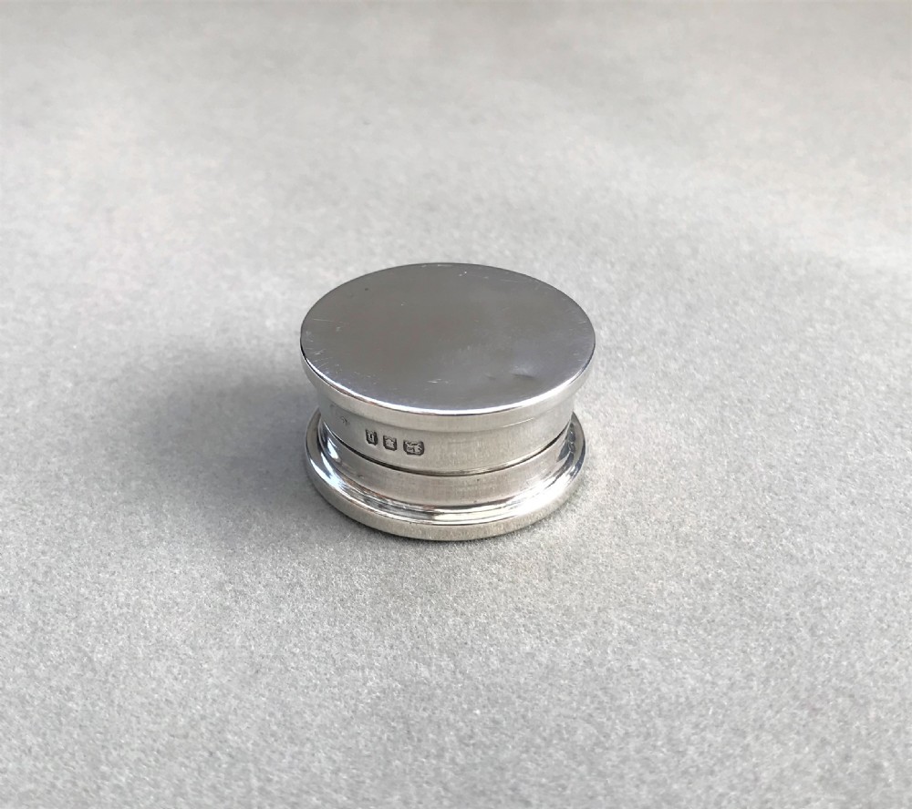 A stunning silver & tortoiseshell pill box View IV