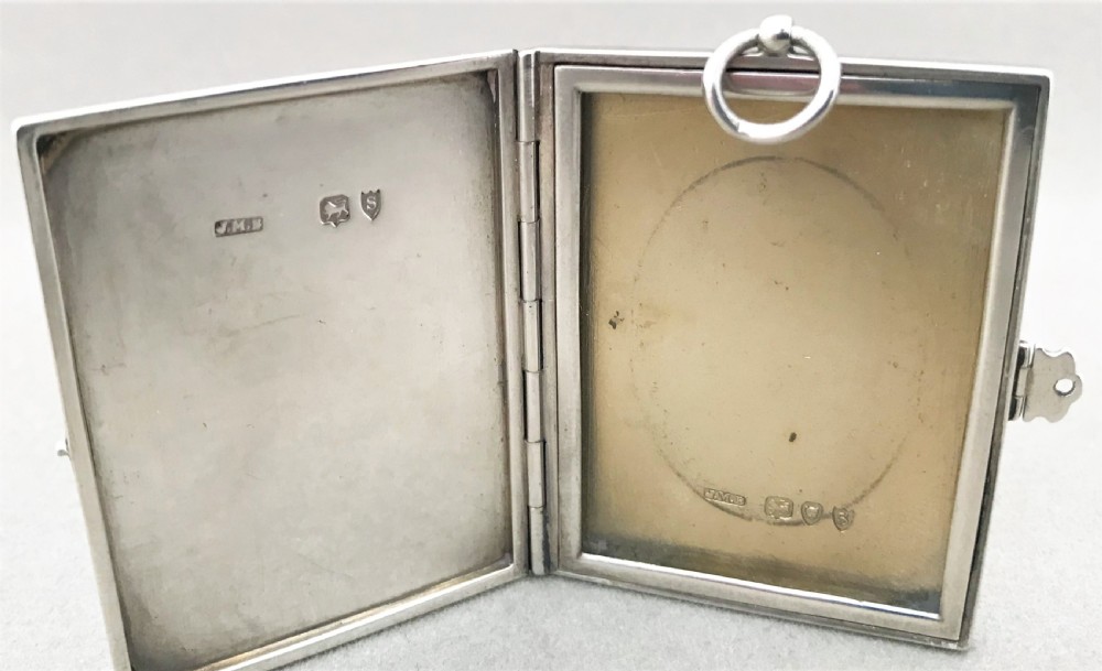 A superb Victorian silver travelling photo frame View V