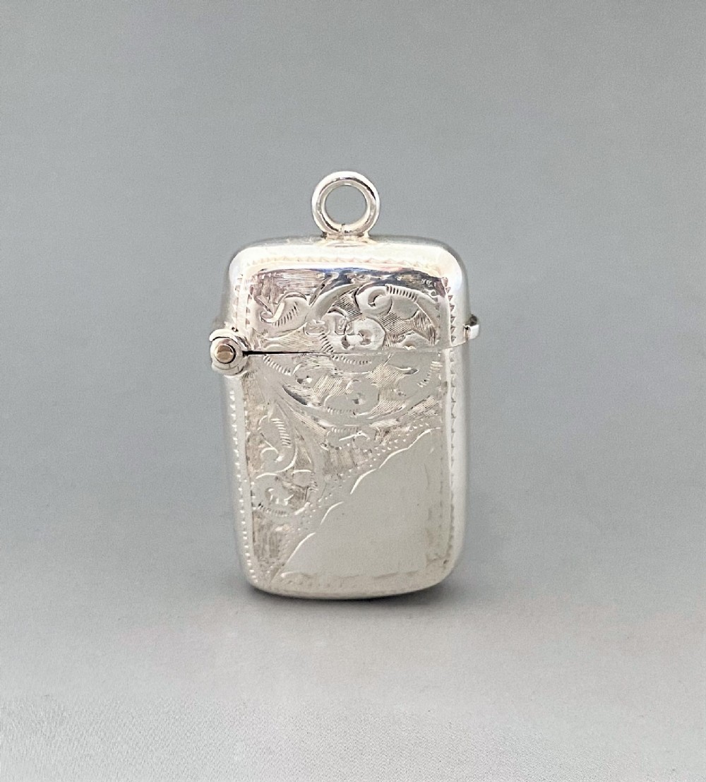 A delightful and petite Edwardian Chester silver vesta