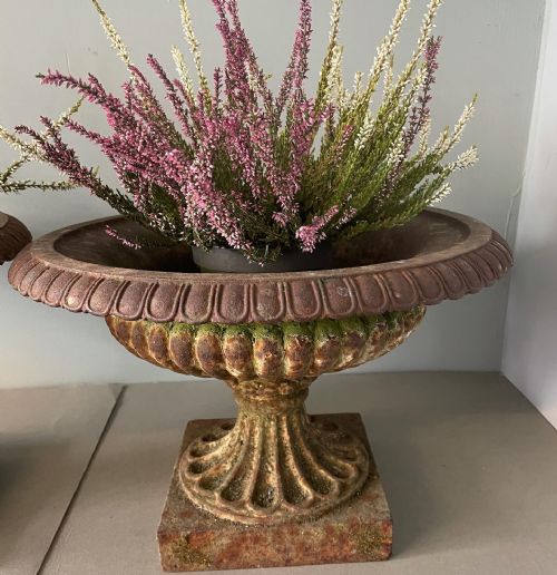 AN ANTIQUE PAIR OF 19THC CAST IRON URNS - ADDITIONAL PHOTO 3