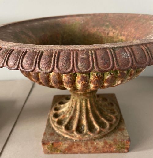 AN ANTIQUE PAIR OF 19THC CAST IRON URNS - ADDITIONAL PHOTO 8