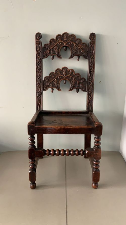 antique 17thc oak chair - CATEGORY: ANTIQUE CHAIRS - DATED 17TH CENTURY