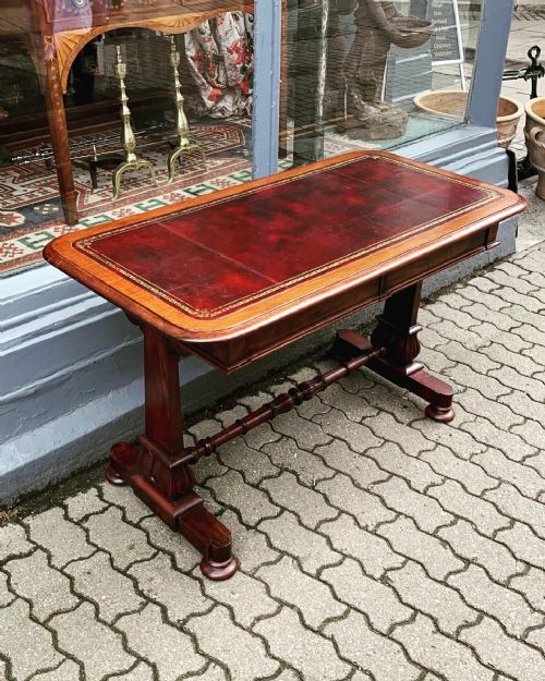 a william iv mahogany library table - CATEGORY: ANTIQUE TABLES - DATED 19TH CENTURY