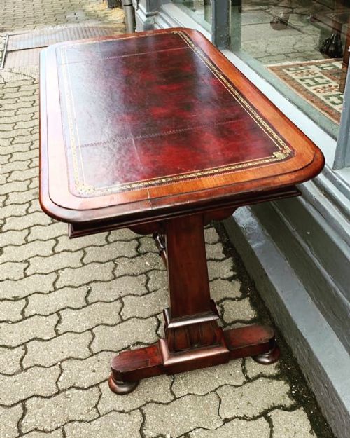 A WILLIAM IV MAHOGANY LIBRARY TABLE - ADDITIONAL PHOTO 2