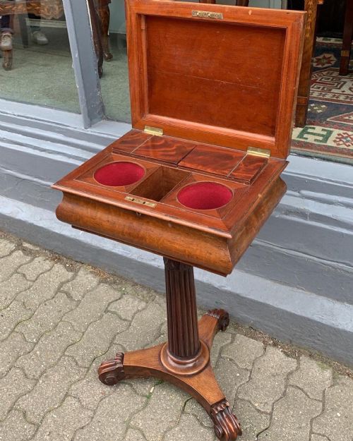 A WILLIAM IV MAHOGANY TEAPOY - ADDITIONAL PHOTO 2