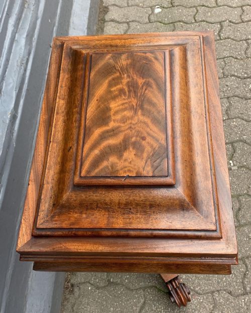 A WILLIAM IV MAHOGANY TEAPOY - ADDITIONAL PHOTO 4