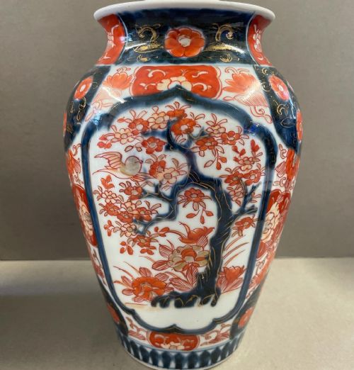 PAIR OF 19THC IMARI VASES - ADDITIONAL PHOTO 2
