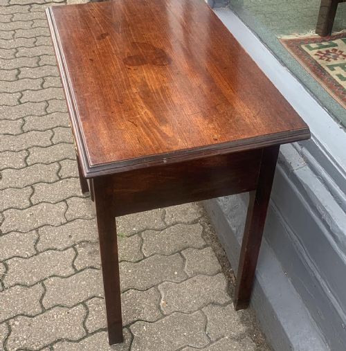 AN ANTIQUE MAHOGANY SIDE TABLE - ADDITIONAL PHOTO 3