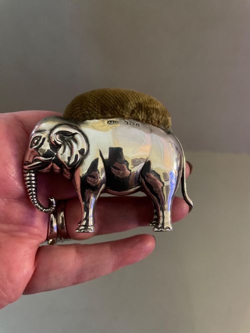 an antique silver elephant pin cushion - CATEGORY: ANTIQUE SILVER - DATED EDWARDIAN