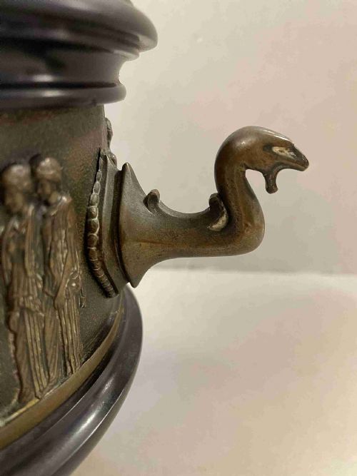 AN ANTIQUE GRAND TOUR BRONZE AND MARBLE URN - ADDITIONAL PHOTO 5