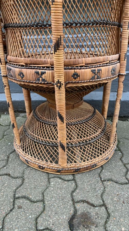 AN EMMANUELLE PEACOCK CHAIR - ADDITIONAL PHOTO 4